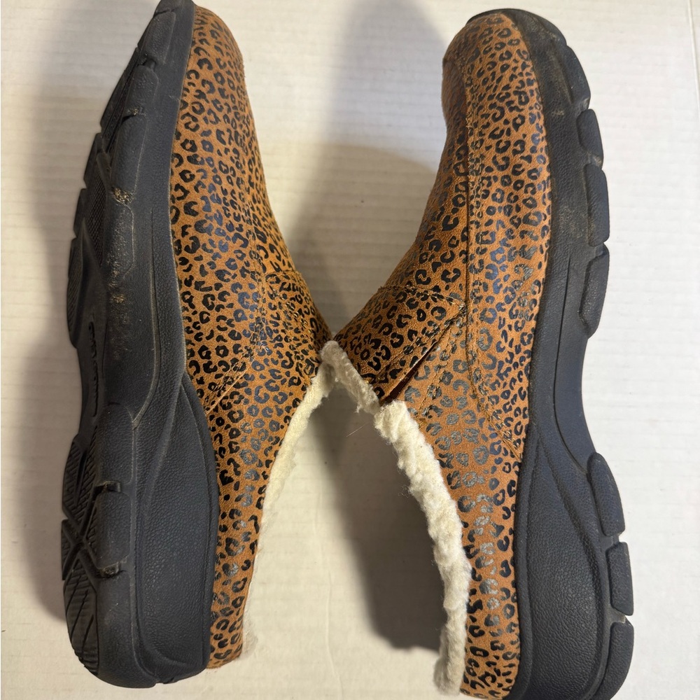 Lands' End Brown Leopard Clogs with Cream Lining 10
